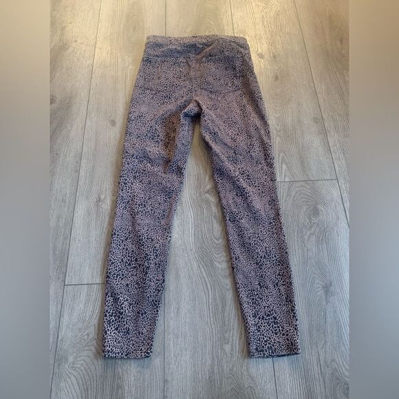 Spanx ankle jean-ish animal print leggings very comfortable - Picture 2 of 5